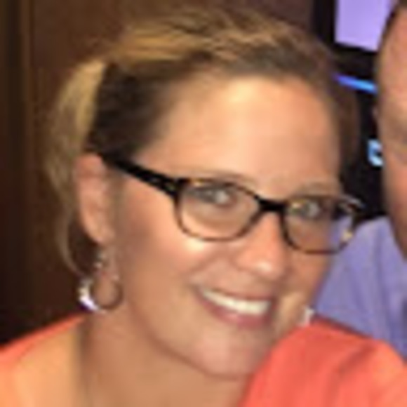 Meet your Posher, Stephanie - Picture 1 of 1